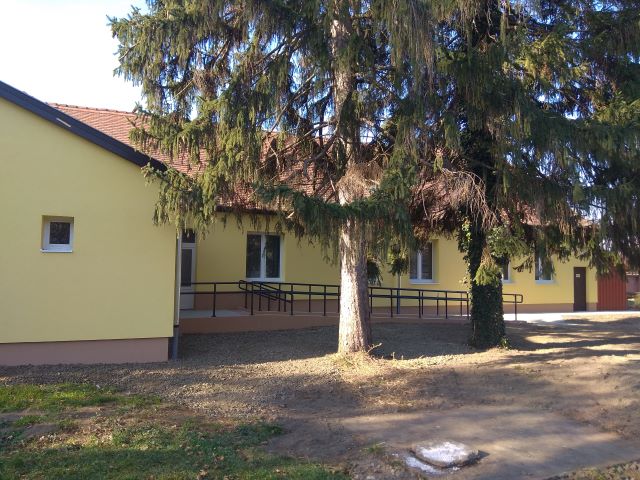 Polgármesteri Hivatal és Sportcsarnok