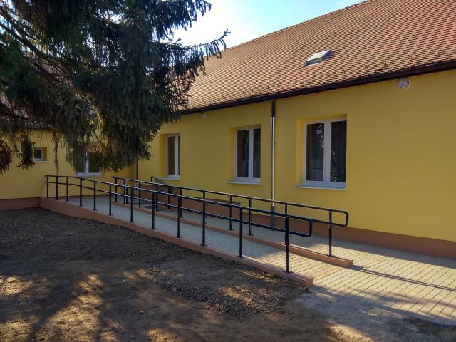 Polgármesteri Hivatal és Sportcsarnok
